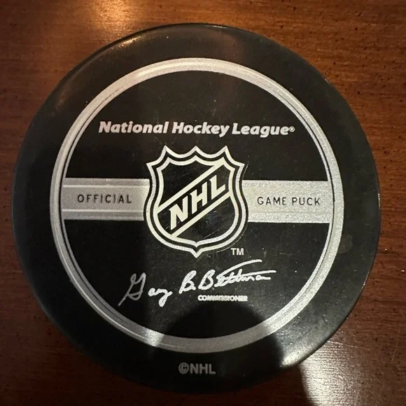 Washington Capitals Autographed Hockey Puck - Picture 2 of 3